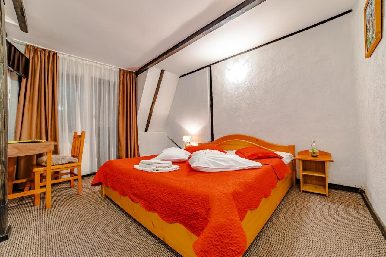 Pensiunea Hanul Oierului Bran (Brasov) Exterior photo